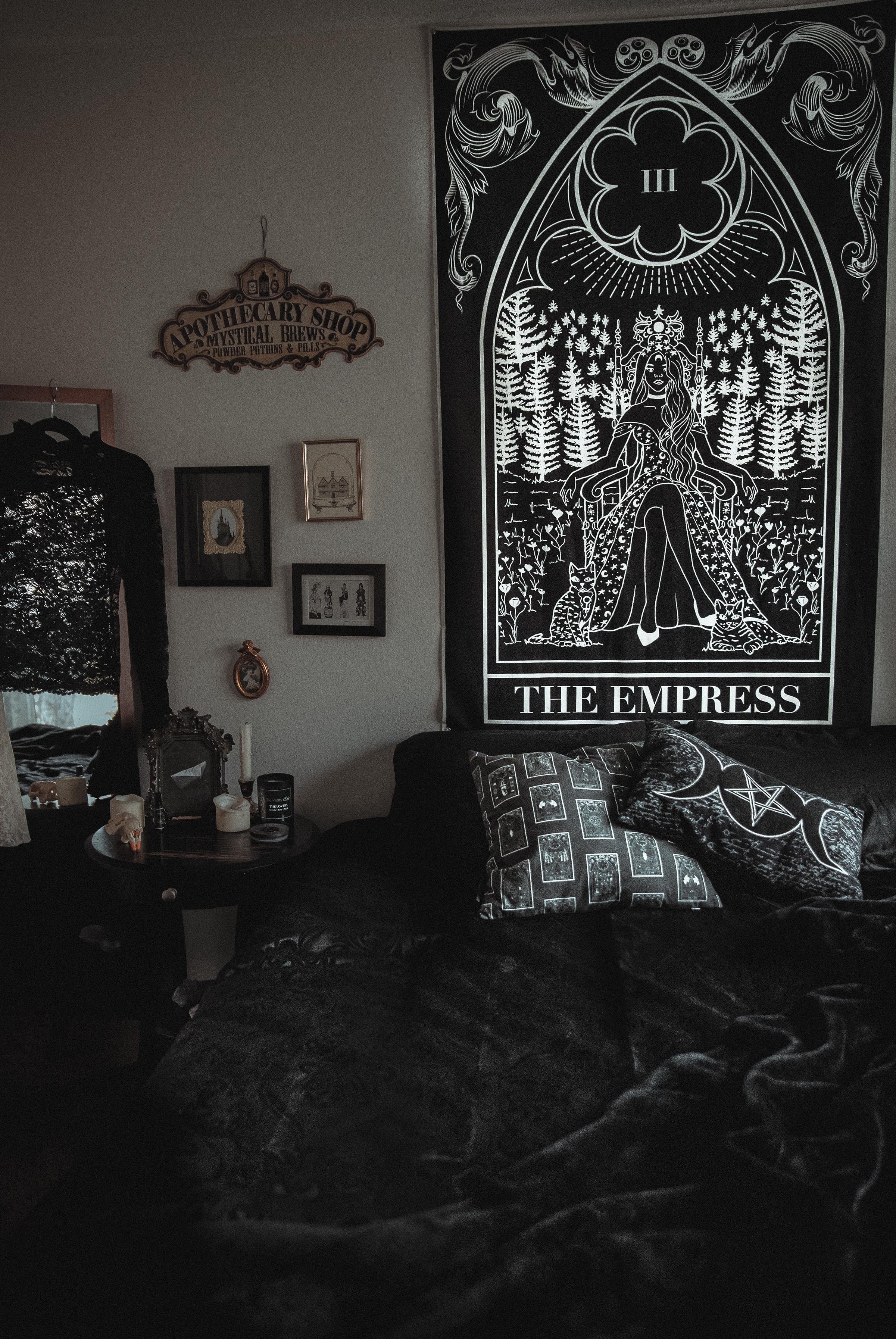 The Empress Wall Tapestry - Image 2