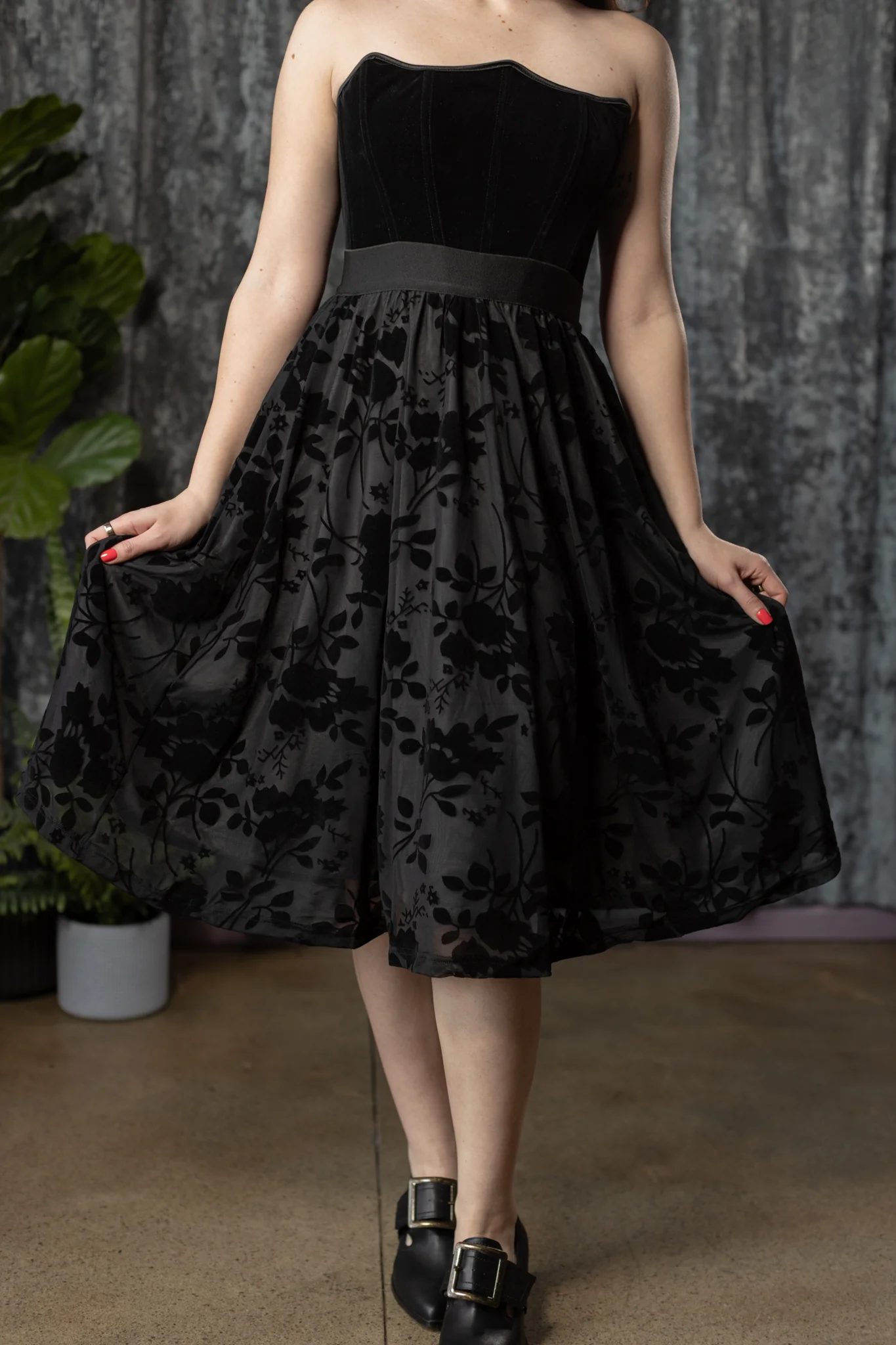 The MYSTERIA Skirt - Velvet flocked GOTHIC FLORAL Full SKIRT - READY TO SHIP - Image 2