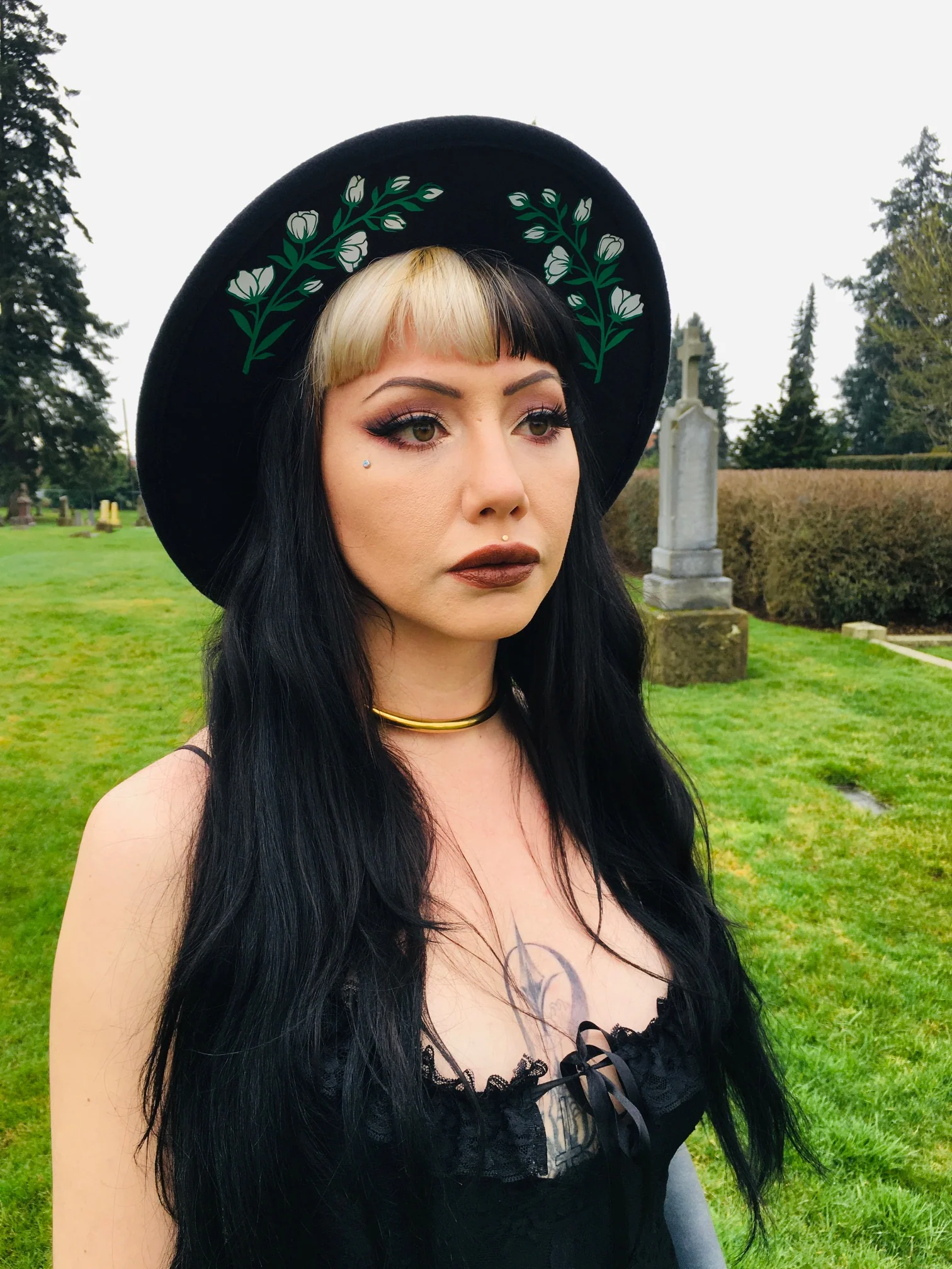 Vegan Felt Hat - White Floral - Image 4