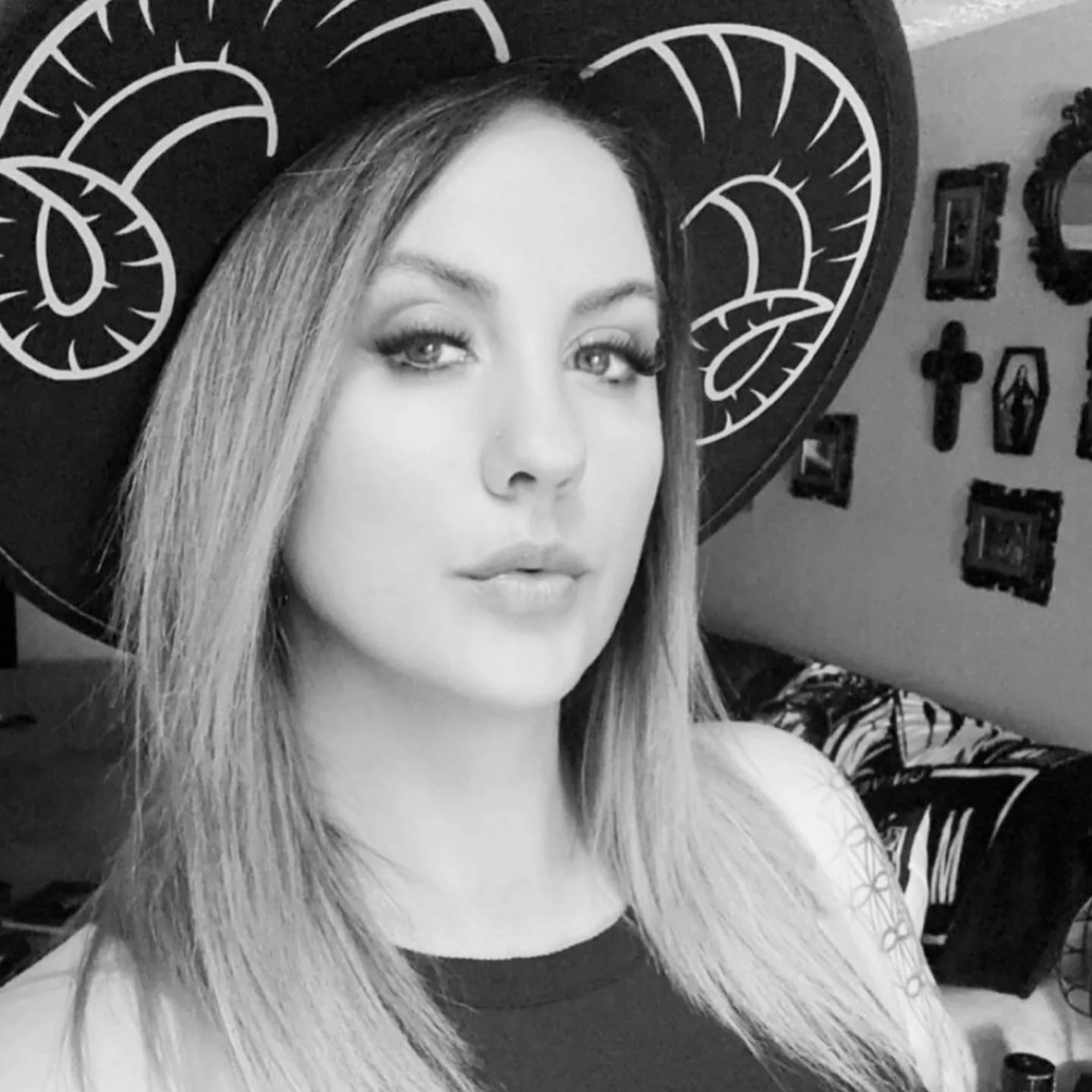 Vegan Felt Wide Brim Hat - XL Brim - "Curly Horns" - Image 4